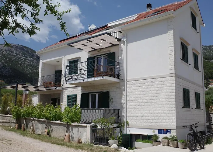 Apartments Sarbunal